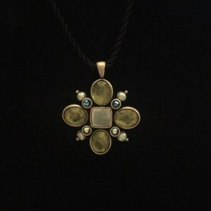 Lia Sophia “Bloommates” Set necklace & earrings